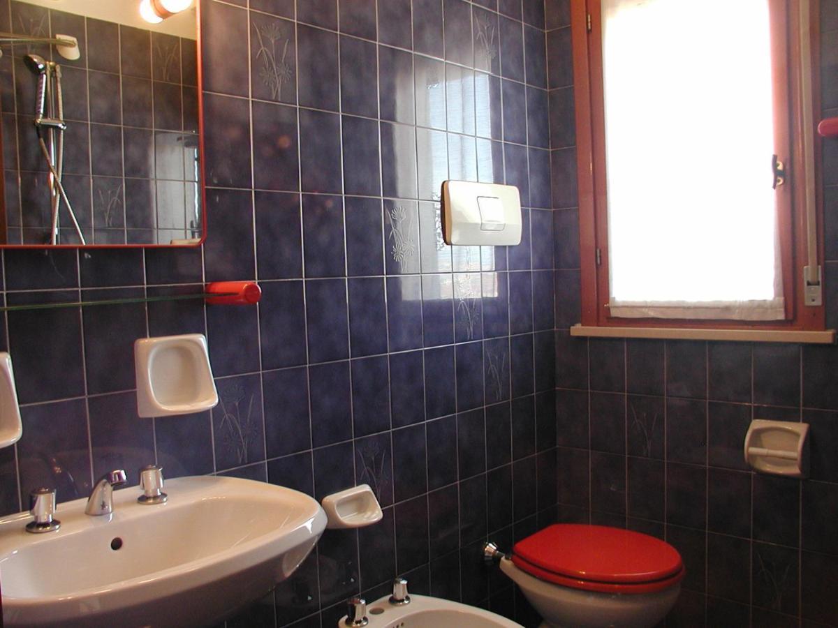 Residence Valbella Con Piscina Бибионе Экстерьер фото